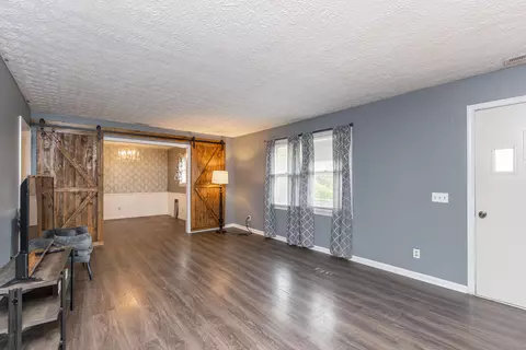 185 Cummins Ferry Rd, Salvisa, KY 40372