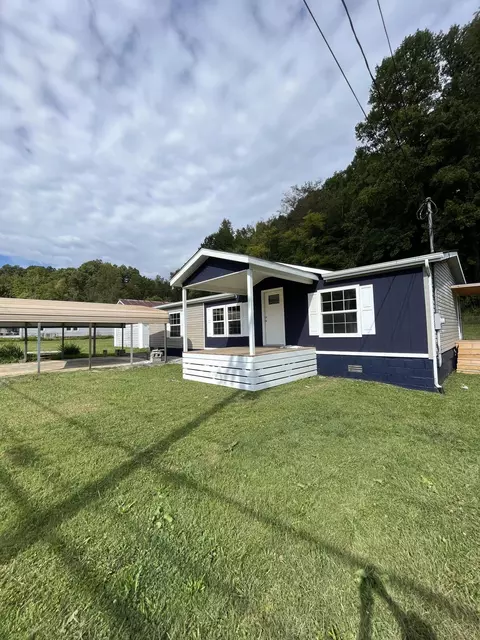 Exterior - 124 Beans Fork Rd, Middlesboro, KY 40965 photo 1 of 6