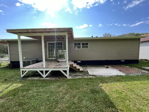 Exterior - 124 Beans Fork Rd, Middlesboro, KY 40965 photo 4 of 6