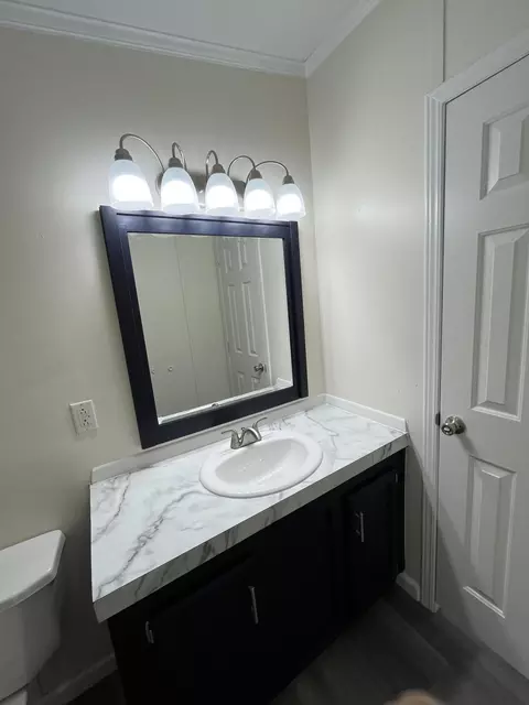 Bath - 124 Beans Fork Rd, Middlesboro, KY 40965 photo 6 of 7