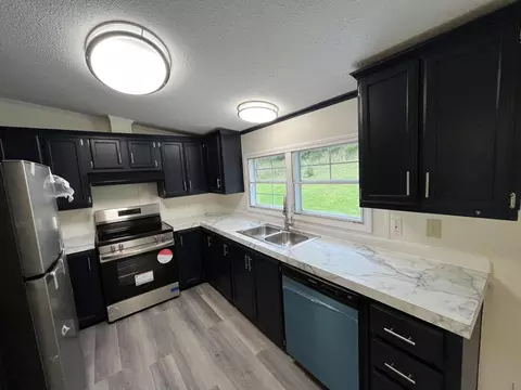 Kitchen - 124 Beans Fork Rd, Middlesboro, KY 40965 photo 1 of 2