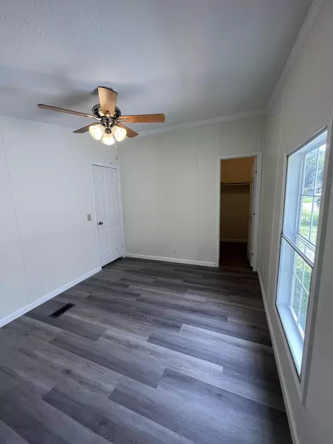 Bedroom - 124 Beans Fork Rd, Middlesboro, KY 40965 photo 5 of 5