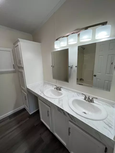 Bath - 124 Beans Fork Rd, Middlesboro, KY 40965 photo 7 of 7