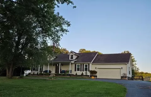2159 Scaffold Cane Rd, Berea, KY 40403