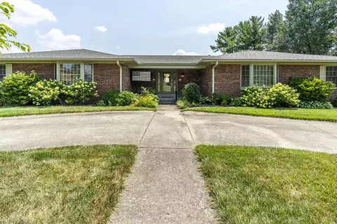 488 Lakeshore Dr, Lexington, KY 40502