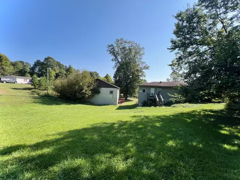 Exterior - 43 Bates Ln, Corbin, KY 40701 photo 2 of 4