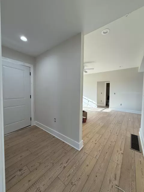 Entry Way - 252 Brook Cv, Berea, KY 40403 photo 1 of 1