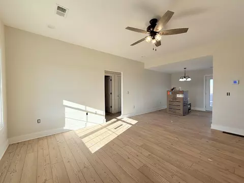 Living - 252 Brook Cv, Berea, KY 40403 photo 2 of 2