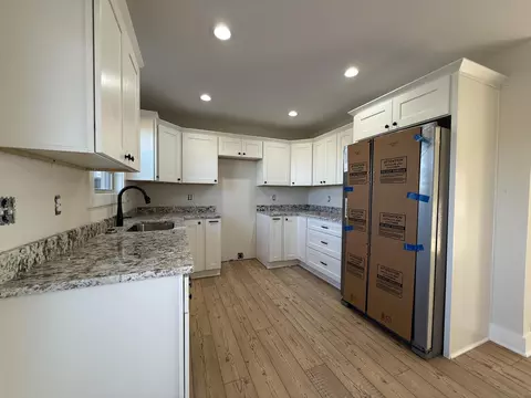Kitchen - 252 Brook Cv, Berea, KY 40403 photo 3 of 3