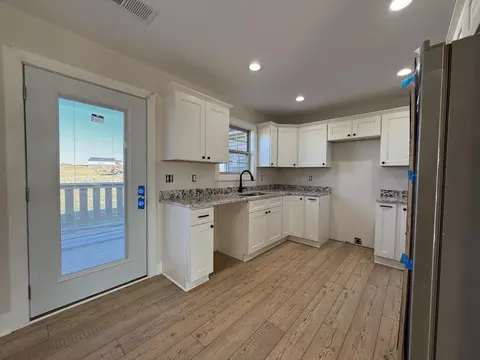 Kitchen - 252 Brook Cv, Berea, KY 40403 photo 1 of 3