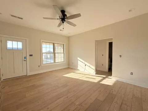 Living - 252 Brook Cv, Berea, KY 40403 photo 1 of 2