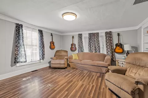 Living - 403 Prospect St, Berea, KY 40403 photo 1 of 1