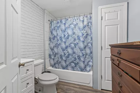 Bath - 403 Prospect St, Berea, KY 40403 photo 3 of 4