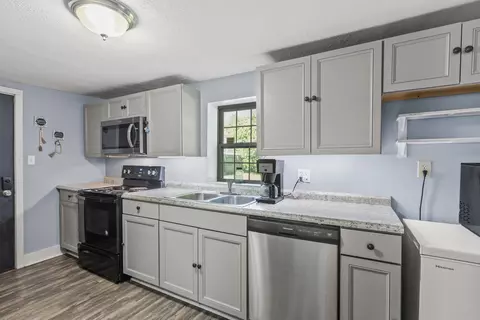Kitchen - 403 Prospect St, Berea, KY 40403 photo 1 of 2