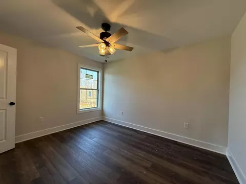 Bedroom - 260 Brook Cv, Berea, KY 40403 photo 3 of 3