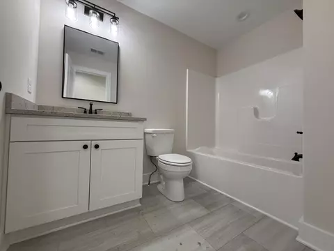 Bath - 260 Brook Cv, Berea, KY 40403 photo 2 of 2