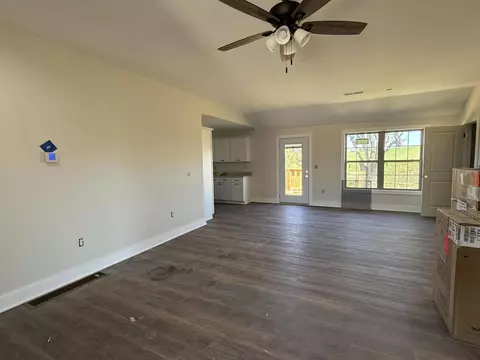 Living - 260 Brook Cv, Berea, KY 40403 photo 2 of 2