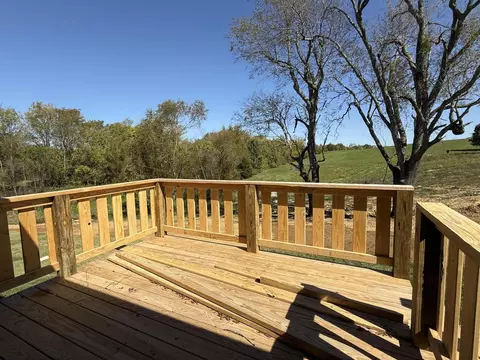 Exterior - 260 Brook Cv, Berea, KY 40403 photo 3 of 3