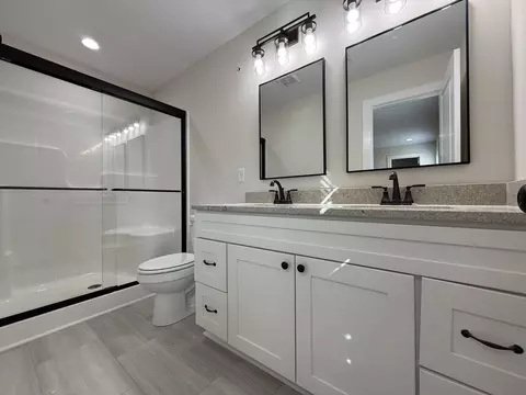 Bath - 260 Brook Cv, Berea, KY 40403 photo 1 of 2