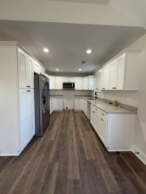 Kitchen - 260 Brook Cv, Berea, KY 40403 photo 1 of 3