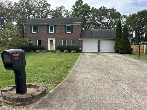 102 Wildwood Dr, Versailles, KY 40383