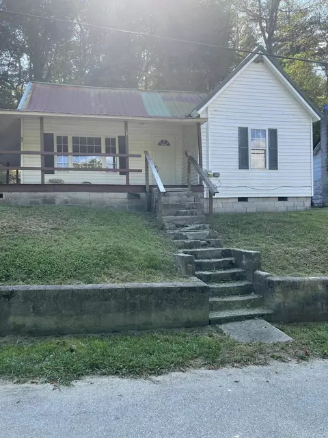 62 Black St, Livingston, KY 40445