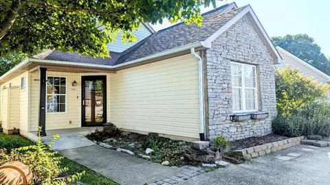1045 Keeneland Ct, Frankfort, KY 40601