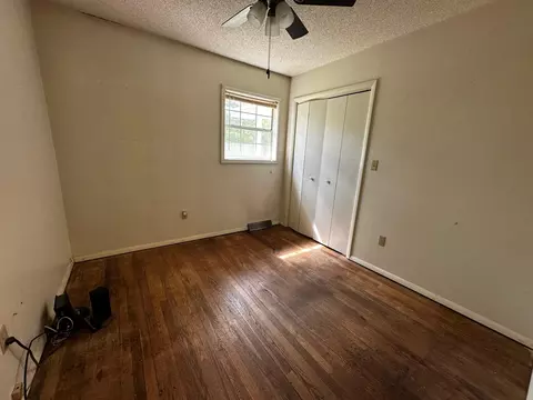 Bedroom - 426 Scuffletown Rd, Corbin, KY 40701 photo 1 of 3