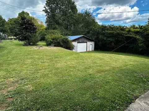 Exterior - 426 Scuffletown Rd, Corbin, KY 40701 photo 1 of 2