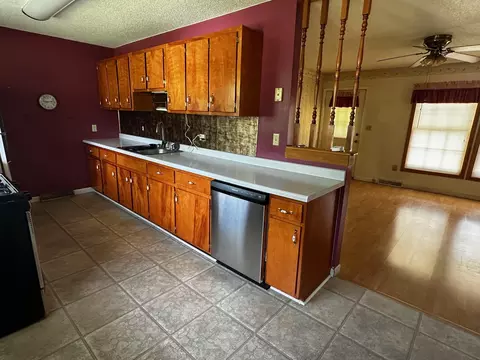 Kitchen - 426 Scuffletown Rd, Corbin, KY 40701 photo 1 of 3