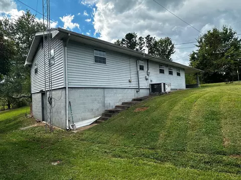 Exterior - 426 Scuffletown Rd, Corbin, KY 40701 photo 2 of 2