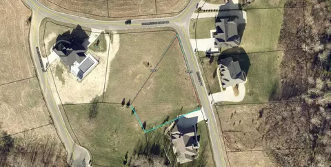 24 Retreat Pt, Somerset, KY 42503