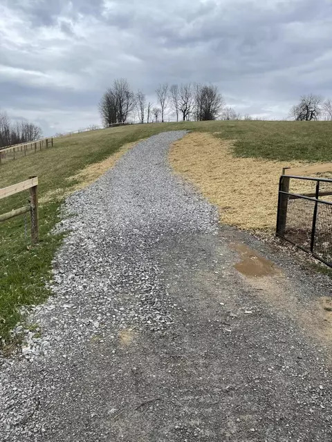 6725 Wades Mill Rd, Winchester, KY 40391