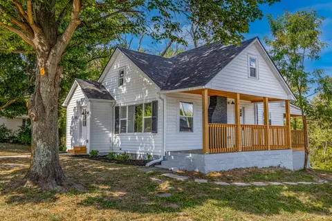 1602 Alton Rd, Lawrenceburg, KY 40342