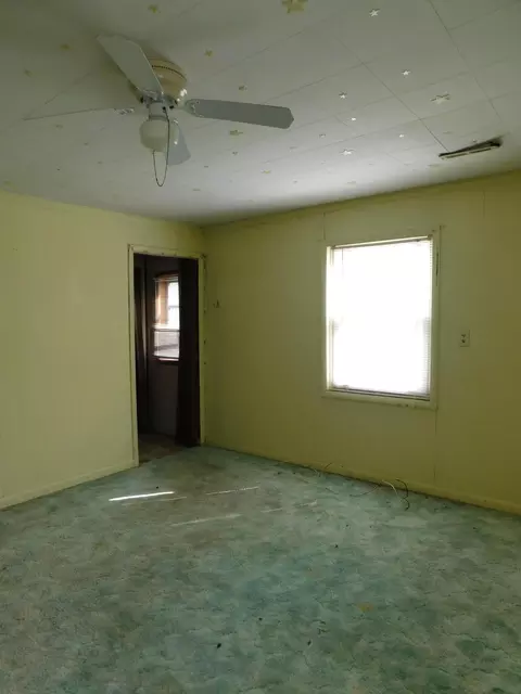Bedroom - 315 E Main St, Lynch, KY 40855 photo 4 of 18