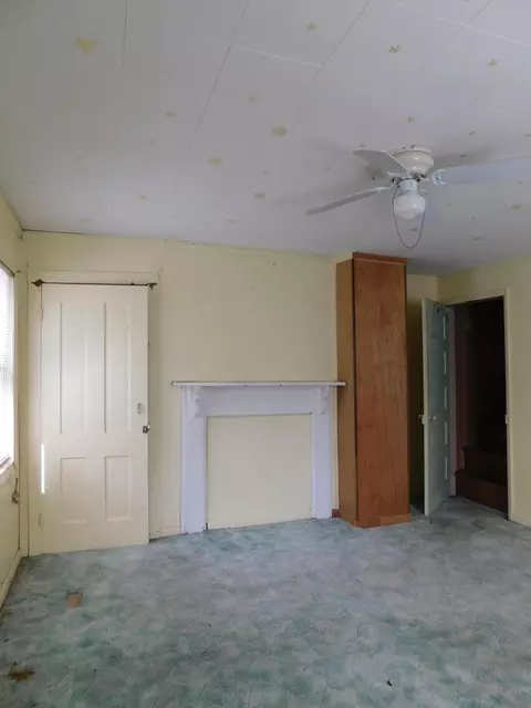 Bedroom - 315 E Main St, Lynch, KY 40855 photo 5 of 18