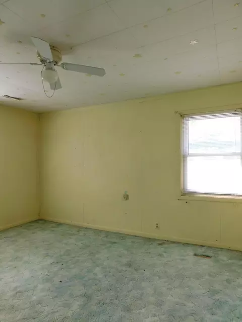Bedroom - 315 E Main St, Lynch, KY 40855 photo 3 of 18