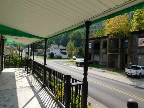 Exterior - 315 E Main St, Lynch, KY 40855 photo 4 of 22