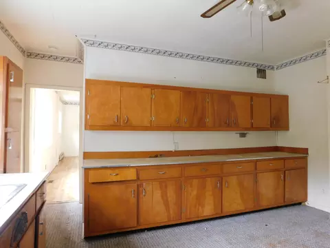 Kitchen - 315 E Main St, Lynch, KY 40855 photo 3 of 6