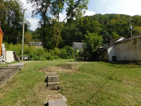 Exterior - 315 E Main St, Lynch, KY 40855 photo 18 of 22