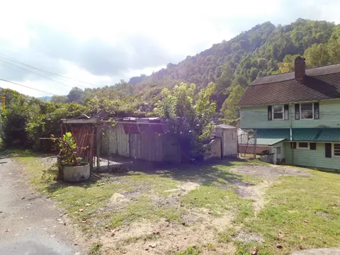 Exterior - 315 E Main St, Lynch, KY 40855 photo 14 of 22