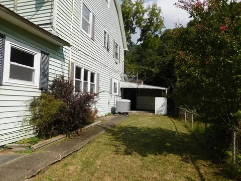 Exterior - 315 E Main St, Lynch, KY 40855 photo 8 of 22