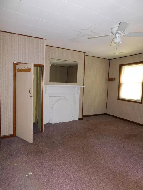 Bedroom - 315 E Main St, Lynch, KY 40855 photo 6 of 18
