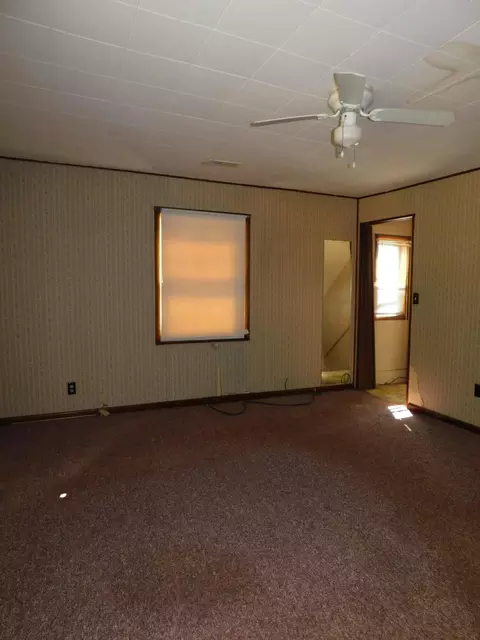 Living - 315 E Main St, Lynch, KY 40855 photo 7 of 12