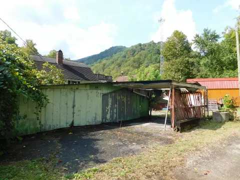 Exterior - 315 E Main St, Lynch, KY 40855 photo 16 of 22