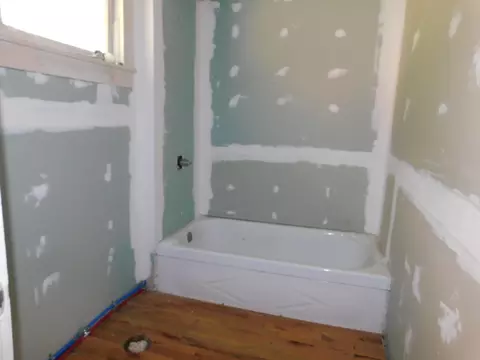 Bath - 315 E Main St, Lynch, KY 40855 photo 4 of 4