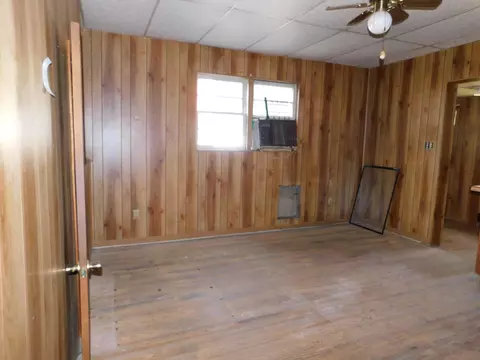 Living - 315 E Main St, Lynch, KY 40855 photo 11 of 12
