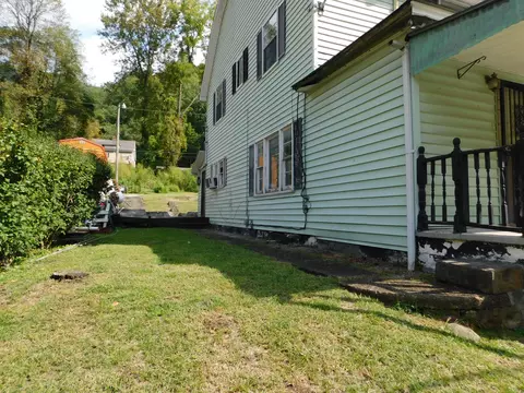 Exterior - 315 E Main St, Lynch, KY 40855 photo 21 of 22