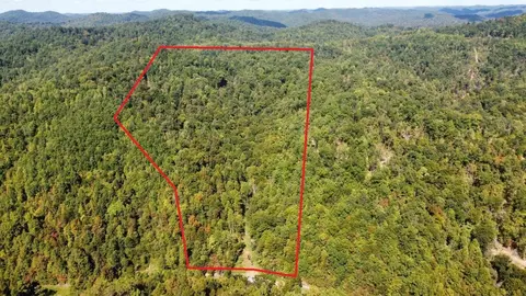 999 Little Bull Creek Rd, Woollum, KY 40906