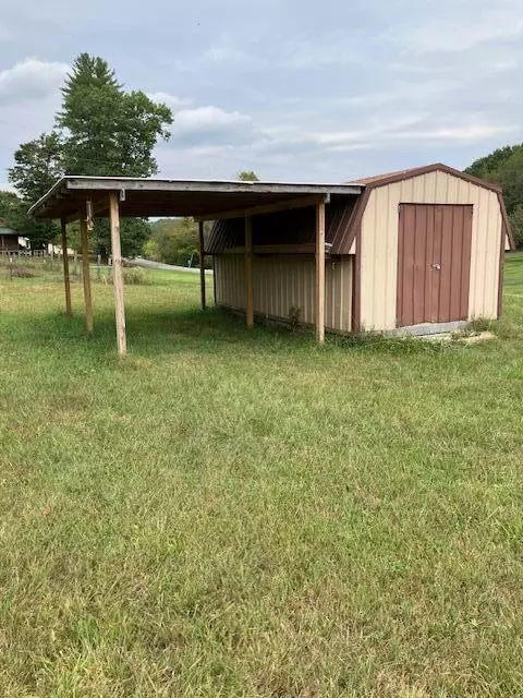 2548 Old Calvary Rd, Lebanon, KY 40033